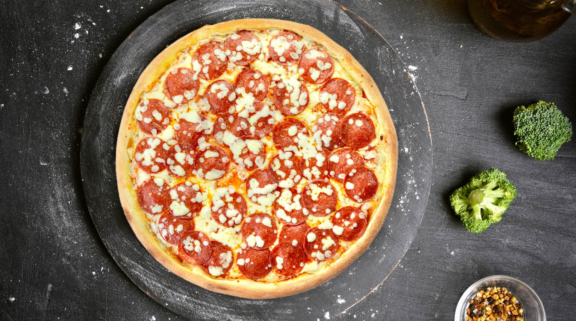 kamień do pizzy-Dominos Pizza
