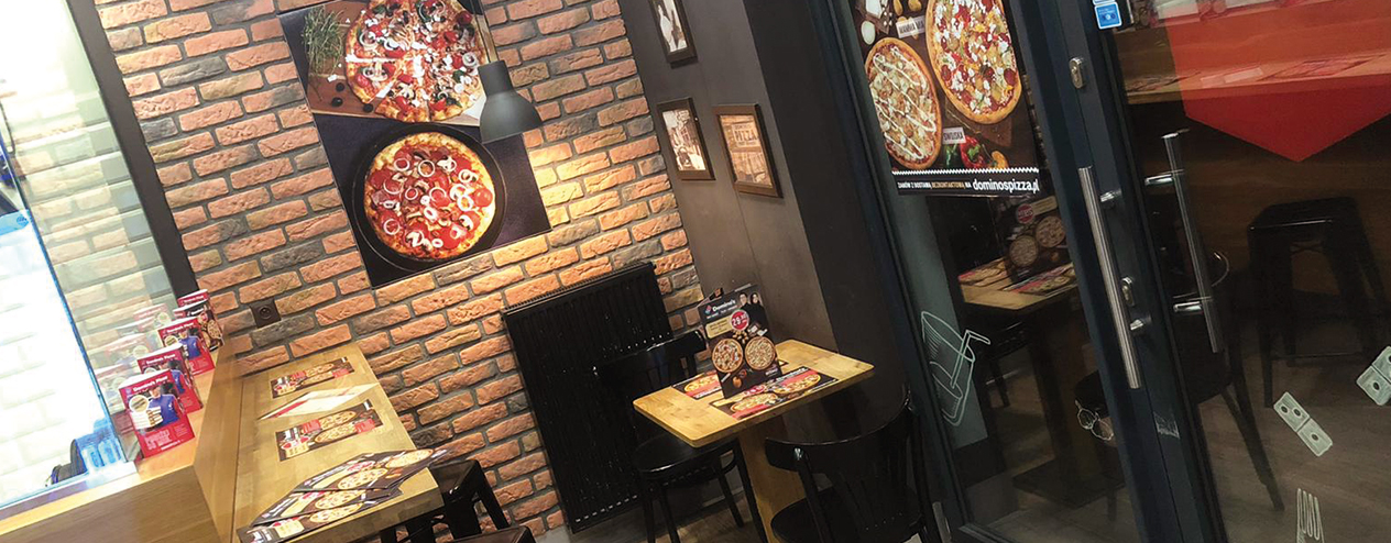 Sala Pizzeria Domino’s w Warszawie na ulicy Terespolskiej