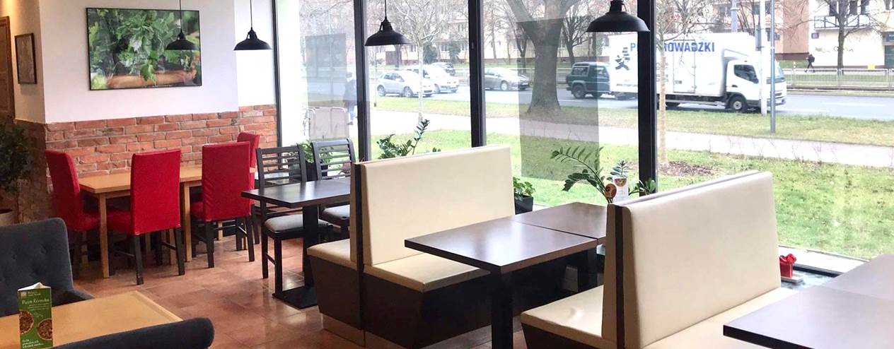 Strefa wnętrze w pizzerii Dominium by Domino's w Warszawie przy ul Grójeckiej 120