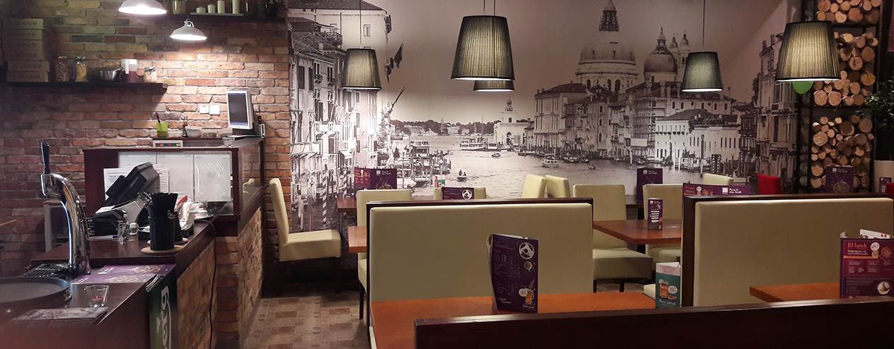 Strefa pizzera w pizzerii Dominium by Domino's w Warszawie przy ul Hlonda 10