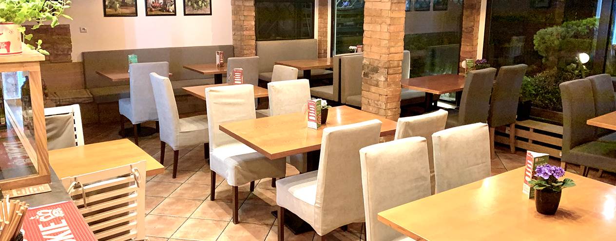 Strefa klienta w pizzerii Dominium by Domino's w Warszawie przy ul Kondratowicza 27a