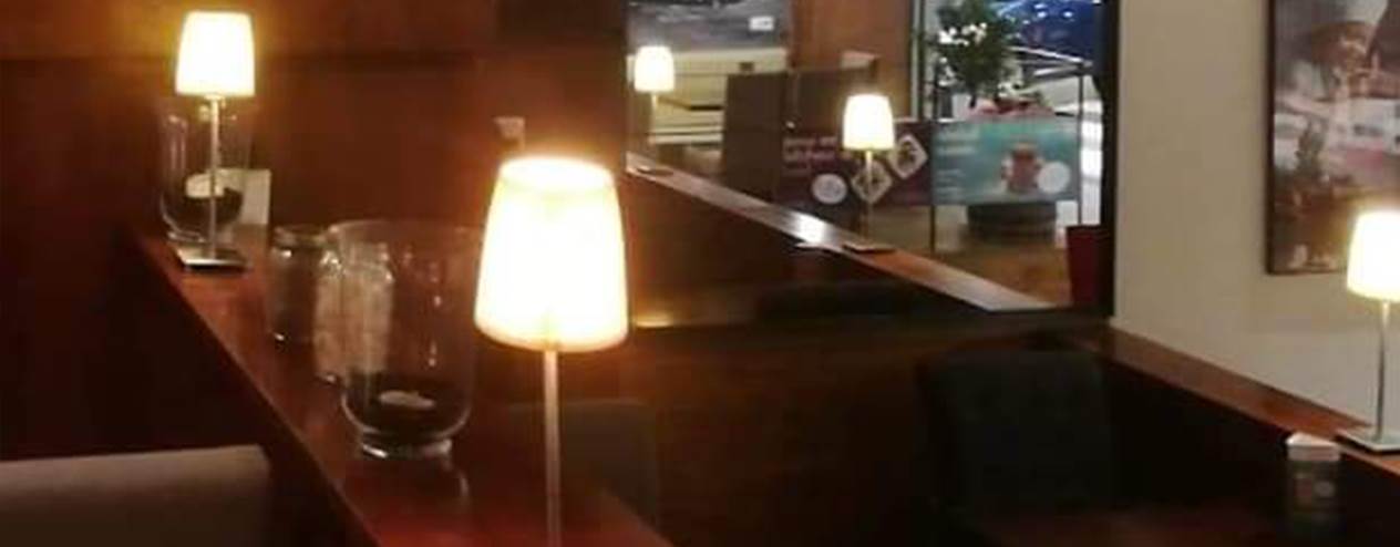 Strefa wnętrze w pizzerii Dominium by Domino's w Zielonej Górze przy ul Wrocławskiej 17