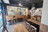 Sala w pizzerii Dominos w Warszawie przy ul Jana Kazimierza 66