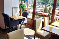 Sala w pizzerii Dominium by Domino's w Warszawie przy ul Grójecka 22