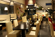Sala w pizzerii Dominium by Domino's we Wrocławiu przy ul Bajana 1